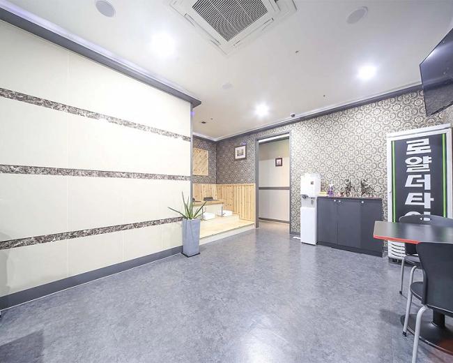 하길리 로얄더타이 마사지샵 사진 1